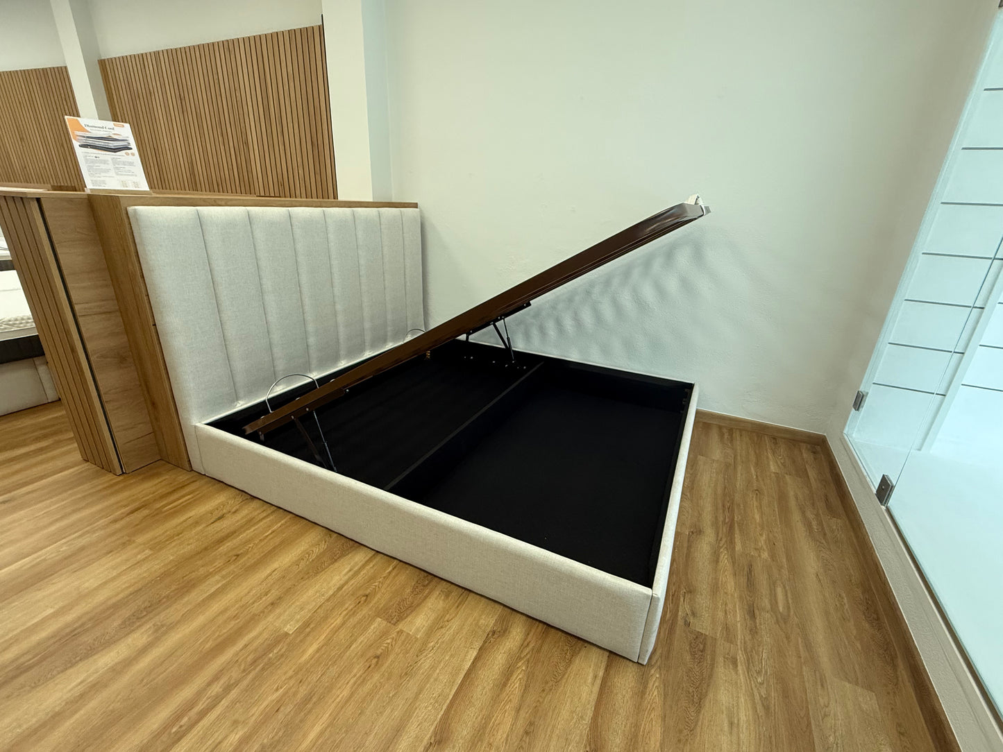 Cama c/Arrumação Ondas Verticais