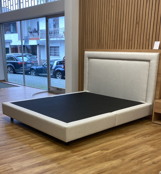 Cama sem Arrumação Moldura